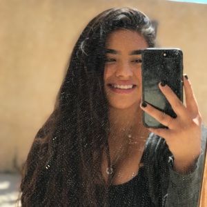 Meet your Posher, Cynthia